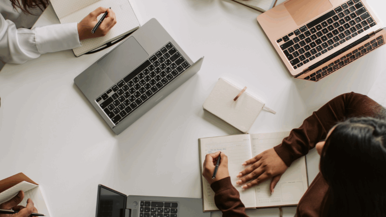Why Your Small Business Needs an HR Specialist and a Virtual Admin